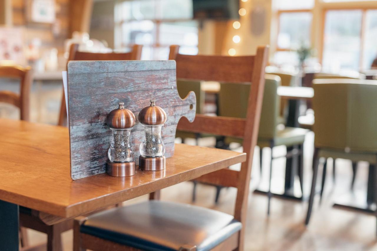 The Base Camp Hotel, Nevis Range Fort William Exteriér fotografie